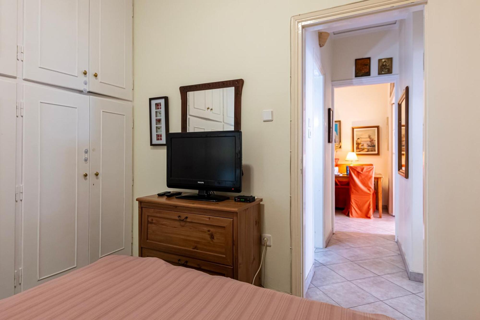 Sea View Apartment 100M From The Beach Saronida Экстерьер фото